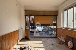 NEGOZIO A BASSANO DEL GRAPPA