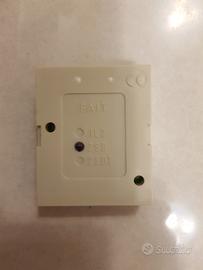 Ripartitore e derivatore per antenna