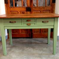Tavolo cucina verde in legno completo di tutto