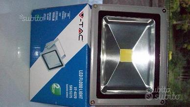 Faretto LED 20W Esterno VT-4720 V-TAC