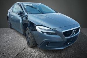 Volvo V40 2.0 anno 2017 per ricambi (2a)