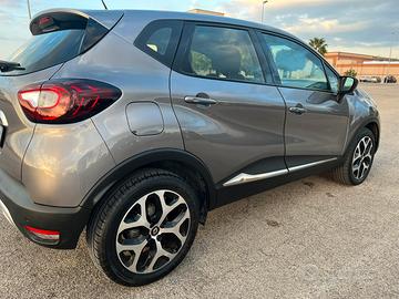 Renantl captur pluriaccessoriata