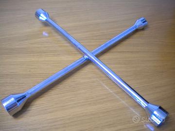 CHIAVE A CROCE UNIVERSALE