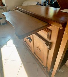 Soggiorno in legno massello fatto a mano