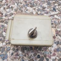 Serratura elettrica yale