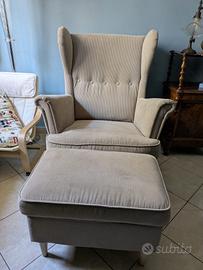 Poltrona Strandmon beige con poggiapiedi