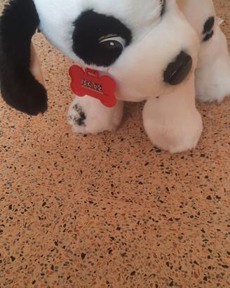un pupazzo di cane di disney