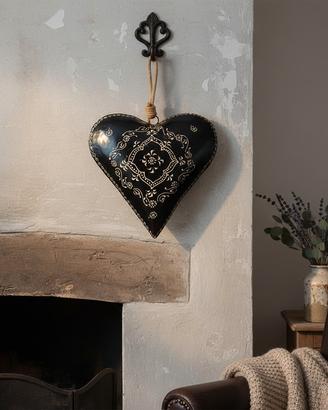 Cuore Decorativo in Metallo Nero Vintage - Stile F