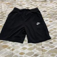 Pantaloncini Nike
