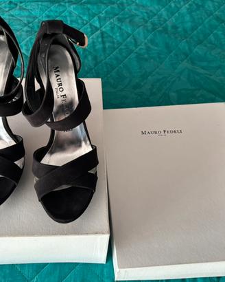 Sandali in camoscio nero elegante