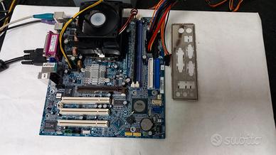 Scheda madre Gigabyte GA-K8VM800MNF + CPU AMD Semp