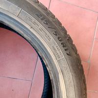 Treno di gomme invernali 215/50R17
