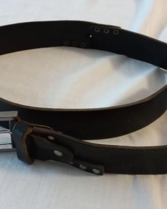 Cintura in vero cuoio nero con borchie decorative