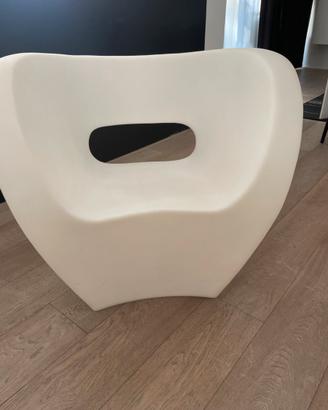 Poltrona in plastica di disegn