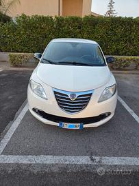 Lancia Ypsilon 1.2 gold 