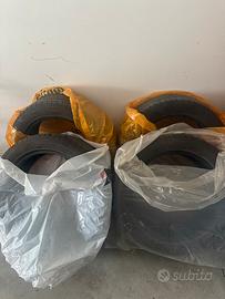 4 pneumatici Dunlop Sport Maxx RT2 SUV