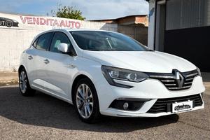 Renault Megane Mégane dCi 8V 110 CV EDC Energy Bus