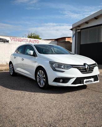 Renault Megane Mégane dCi 8V 110 CV EDC Energy Bus
