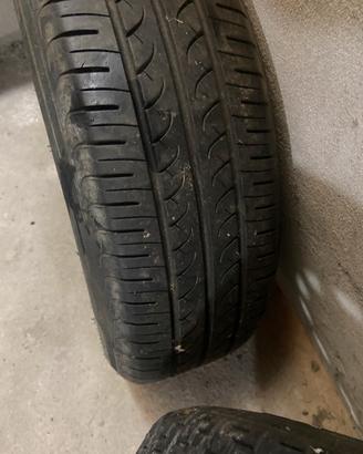 Gomme auto