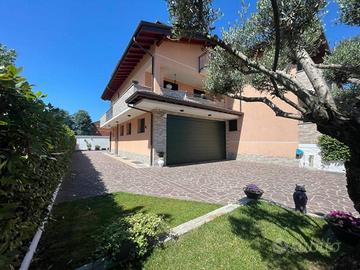 Villa di 311 m² con 5 locali e box auto doppio a V