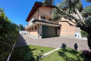 Villa di 311 m² con 5 locali e box auto doppio a V