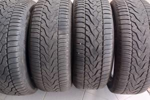 Quartaris 5 215/55 R17 W XL 4 stagioni