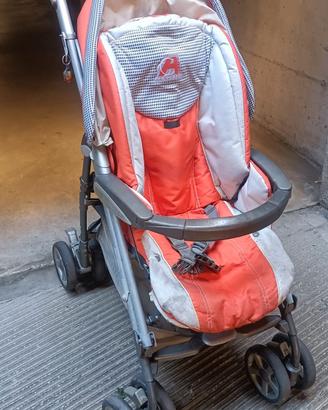 Passeggino e cicchetti con base auto