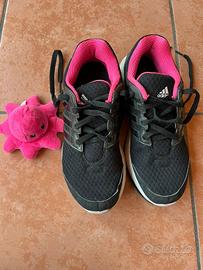 Scarpe da ginnastica Adidas, numero 37
