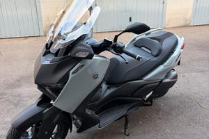 YAMAHA XMAX 300
