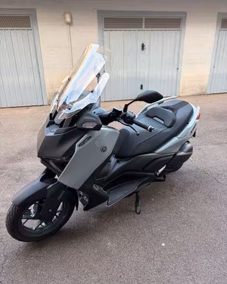 YAMAHA XMAX 300