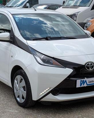 TOYOTA Aygo 1.0cc 69cv AUTOMATICA RETROCAMERA BL