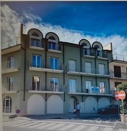 Appartamento Bilocale con Vista Mare e Borgo Antic