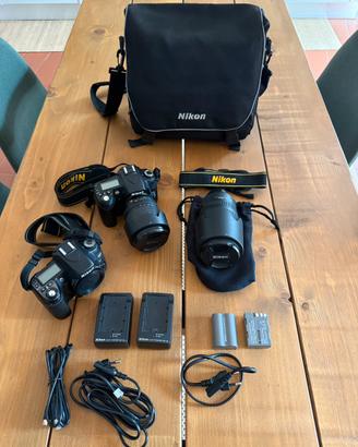 Nikon D90 e D80 con obiettivi e accessori
