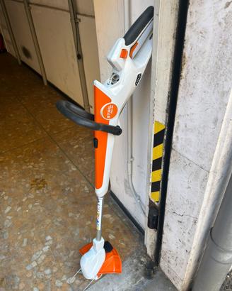 STIHL FSA 30 Taglia bordi a batteria