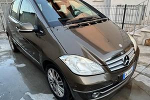 Mercedes classe A blue efficiency