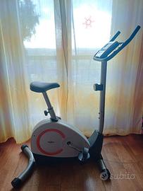 Cyclette magnetica verticale certificata TÜV 