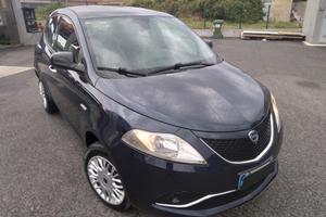 Lancia Ypsilon 0.9 TwinAir 85 CV 5 porte Metano Ec