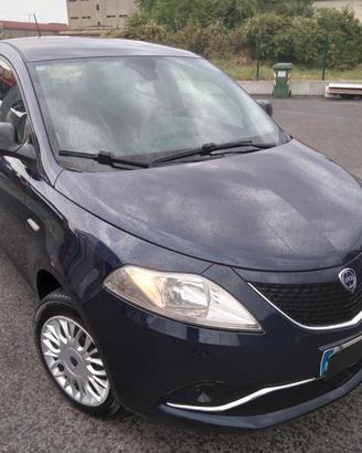 Lancia Ypsilon 0.9 TwinAir 85 CV 5 porte Metano Ec
