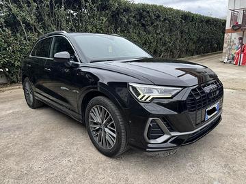 Audi Q3 45 TFSI - S line - S tronic - Quattro