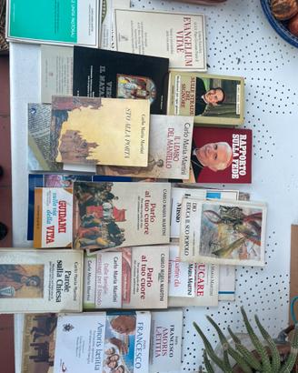 Stock libri religiosi