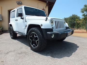 JEEP WRANGLER 2.8 CRD DPF SAHARA AUTOM.