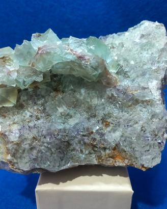 minerali Fluorite bicolore cina