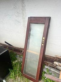 Porte e infissi in noce