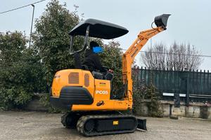 E219 Escavatore Komatsu 15 q PC05