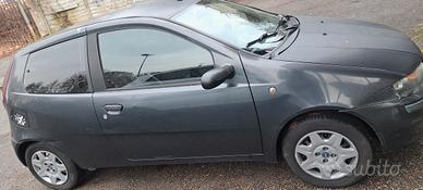 FIAT PUNTO 1,2 NEOPATENTE