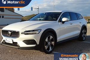 VOLVO V60 Cross Country B4