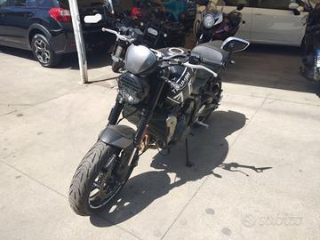 TRIUMPH TRIDENT 660