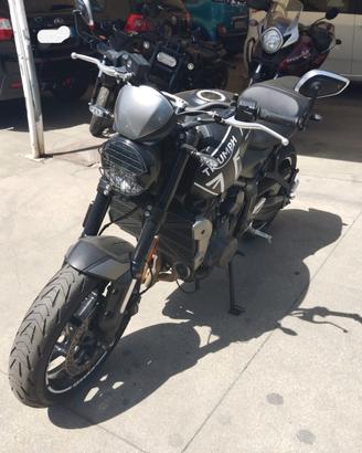 TRIUMPH TRIDENT 660