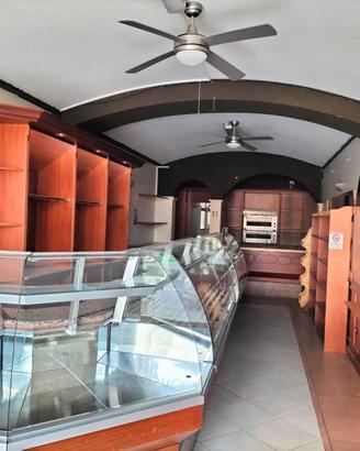 Smantellare arredi panetteria