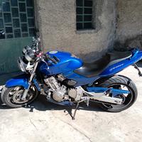 Honda Hornet con passaggio proprietà incluso 